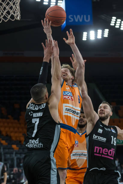 舆论压力与 舆论压力与