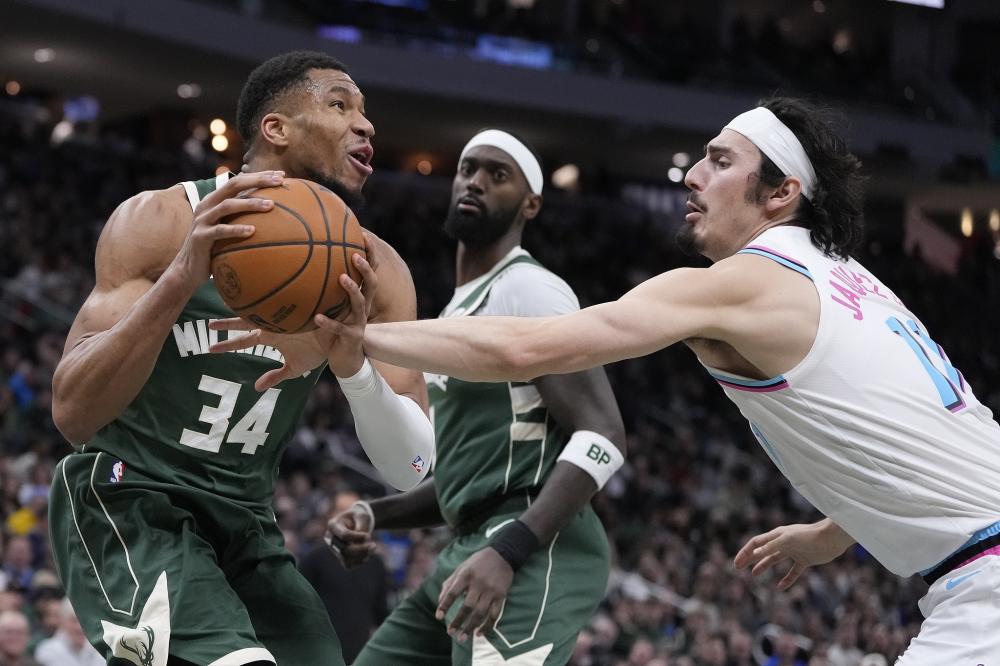 防传球的失 防传球的失