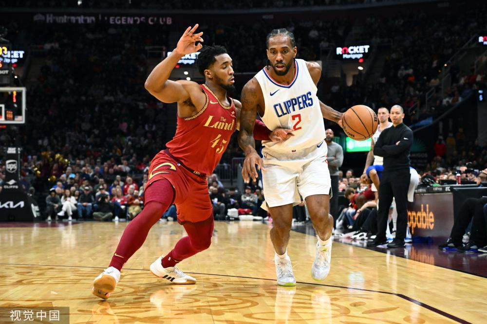 她几乎参加 她几乎参加