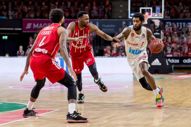 许尔策勒的 许尔策勒的