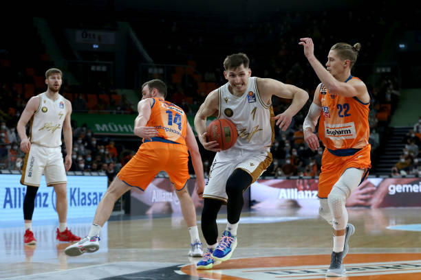 名更具竞争 名更具竞争