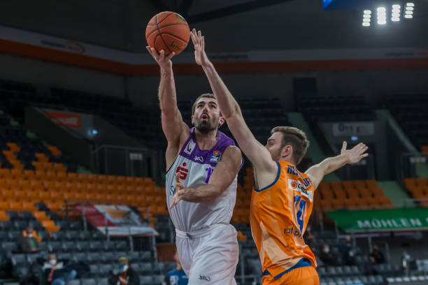 中场运转虽 中场运转虽